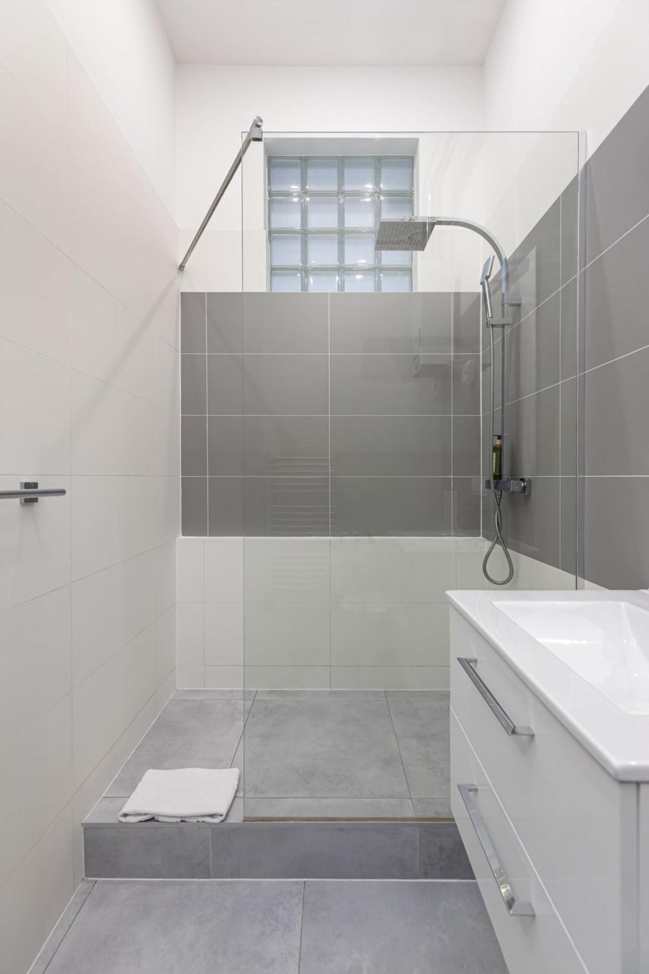 Stylish Apartment Swietojanska By Noclegi Renters Warschau Exterior foto